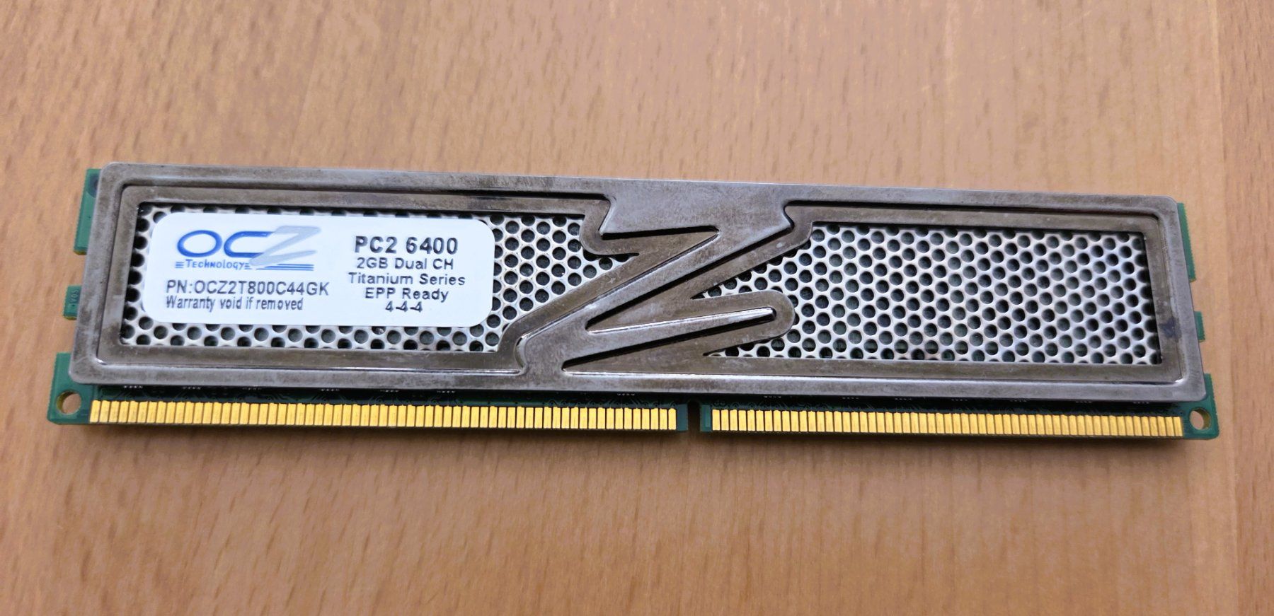 Memoria / RAM: 2 GB RAM MEMORY - TITANIUM – Usato da Brüttisellen venduto da Nighttrain 1