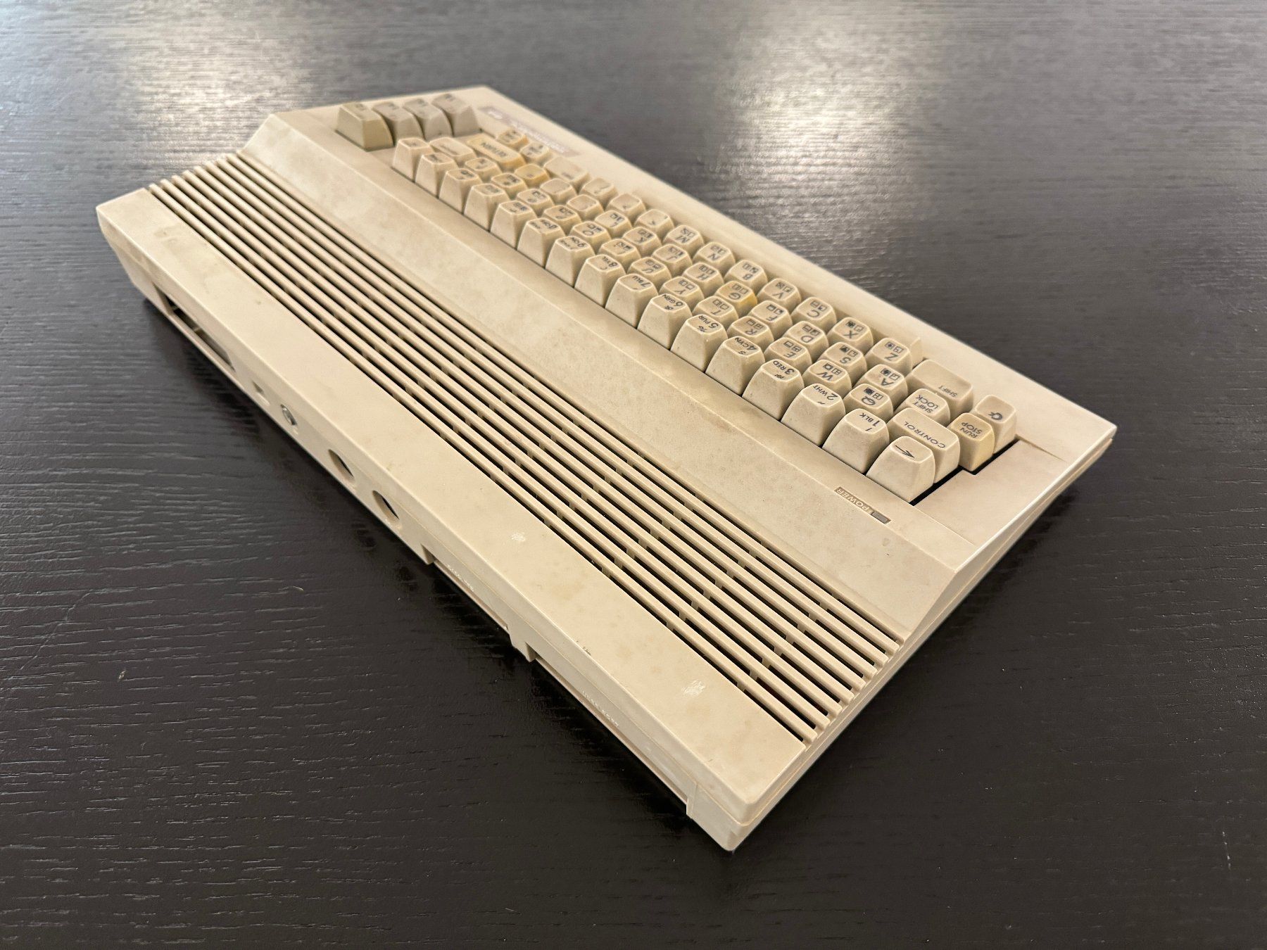 Commodore PCs: Commodore C64 Computer / Original aus den 1980er letzte Gen. – Gebraucht aus Burgdorf von  3