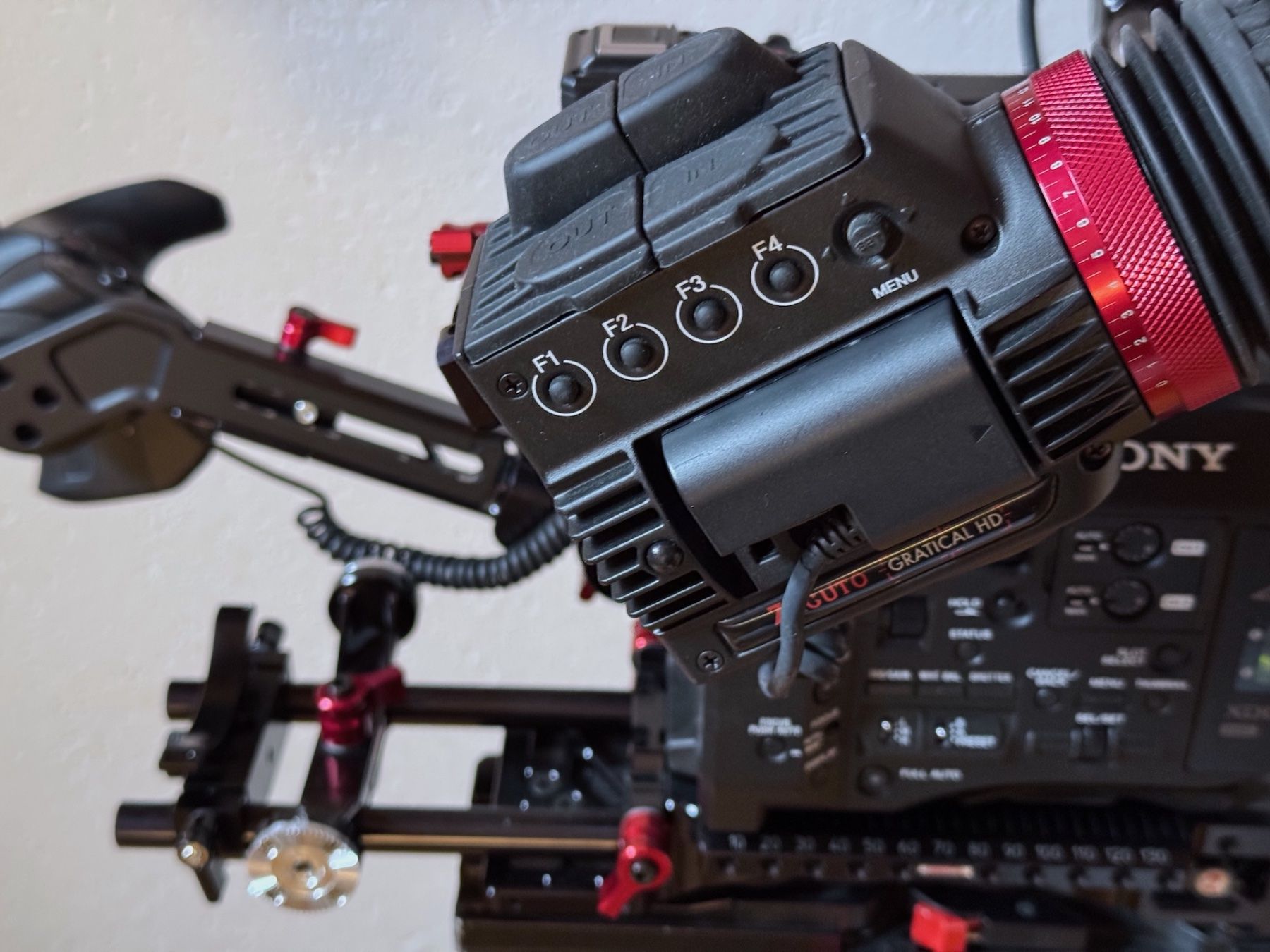 Sony Videocamere: Bundle Sony FS7 4K + Zacuto Gratical HD + Rig Complet – Usato da Delémont venduto da yannickbarthe 4