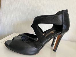 Sandales Italiene élégantes en cuir noir,