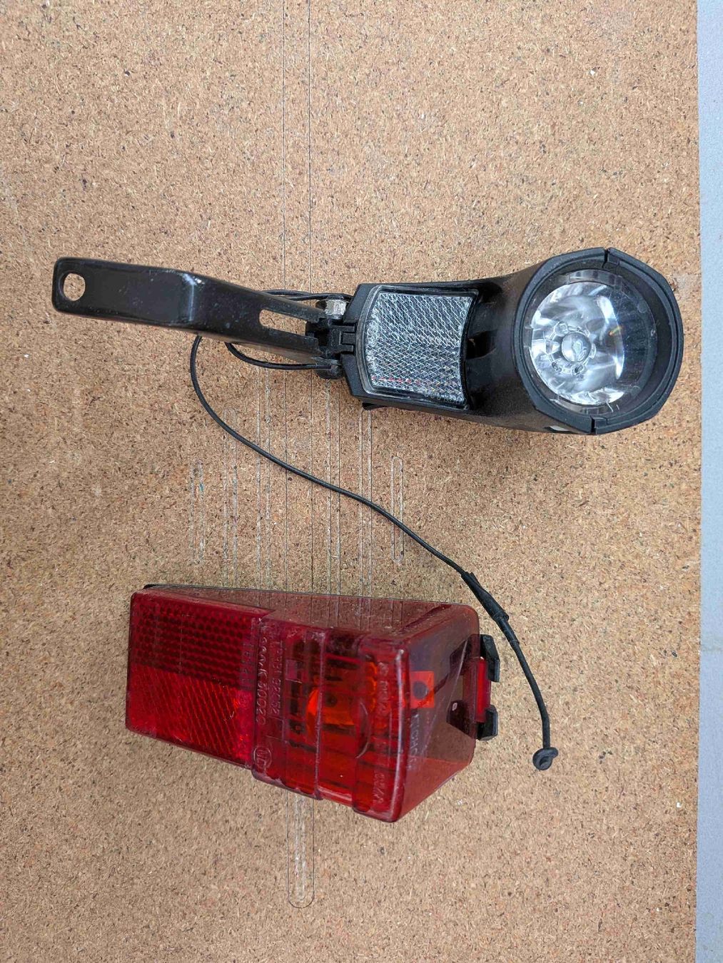Pezzi di ricambio: Velo Rücklicht und Frontlicht Set gebraucht – Usato da Muttenz venduto da wr081