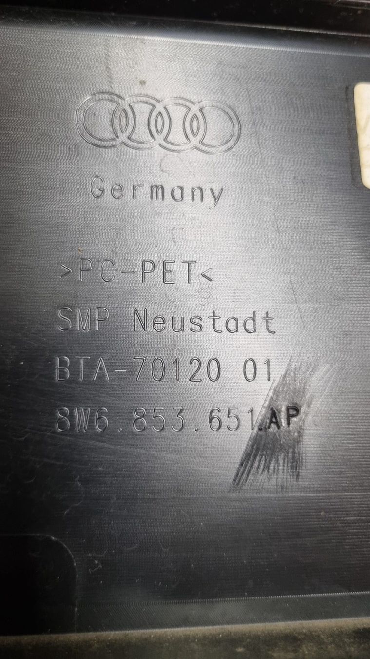 Audi Tutti pezzi di ricambio auto: Original Audi S5-A5 B9 Frontgrill – Usato da Nussbaumen AG venduto da Vrsac 4