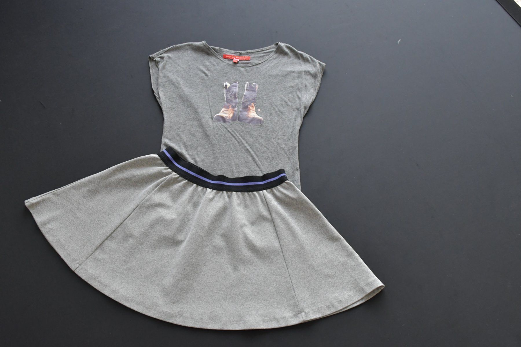Vestiti & Gonne: Tshirt , Rock von Bengh gr. 152 – Usato da Nuglar venduto da Korsika2