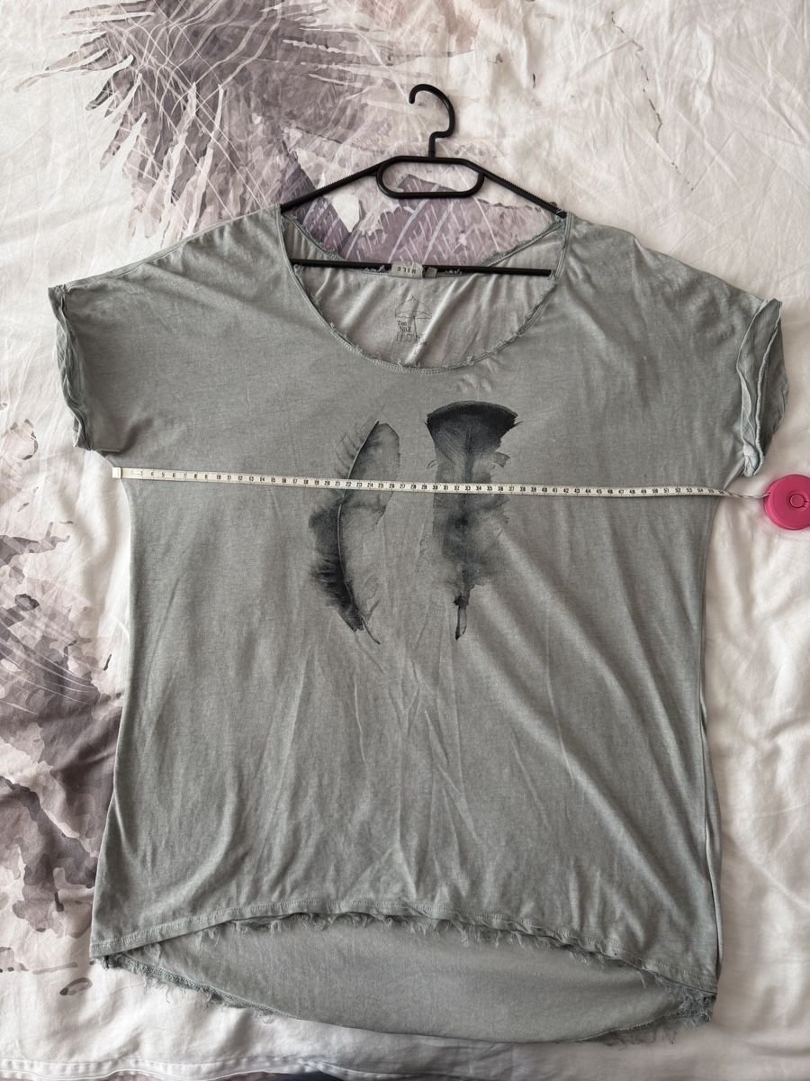Nile T-shirt: T-Shirt Nile – Usato da Neuchâtel venduto da nini068