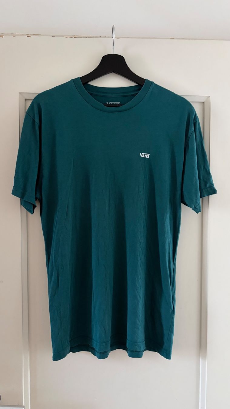Vans T-shirt: Vans Tshirt – Usato da Oberdiessbach venduto da liv_iaanna