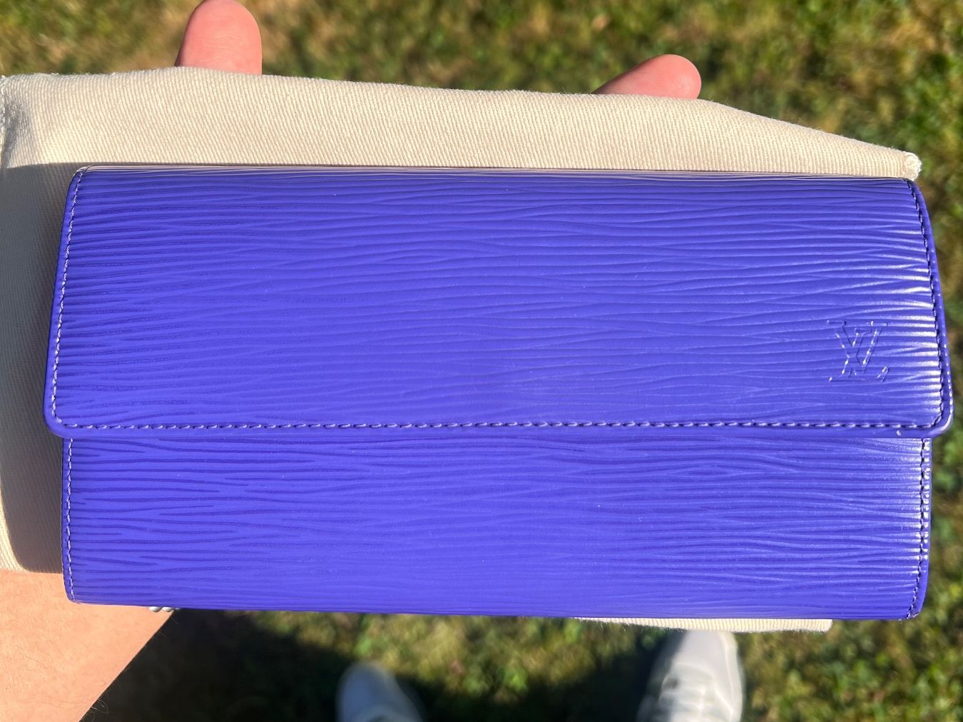 Louis Vuitton Portafogli: Louis Vuitton Sarah Wallet - Epi Leder - Viola – Usato da Derendingen venduto da MDPshopandmore 4