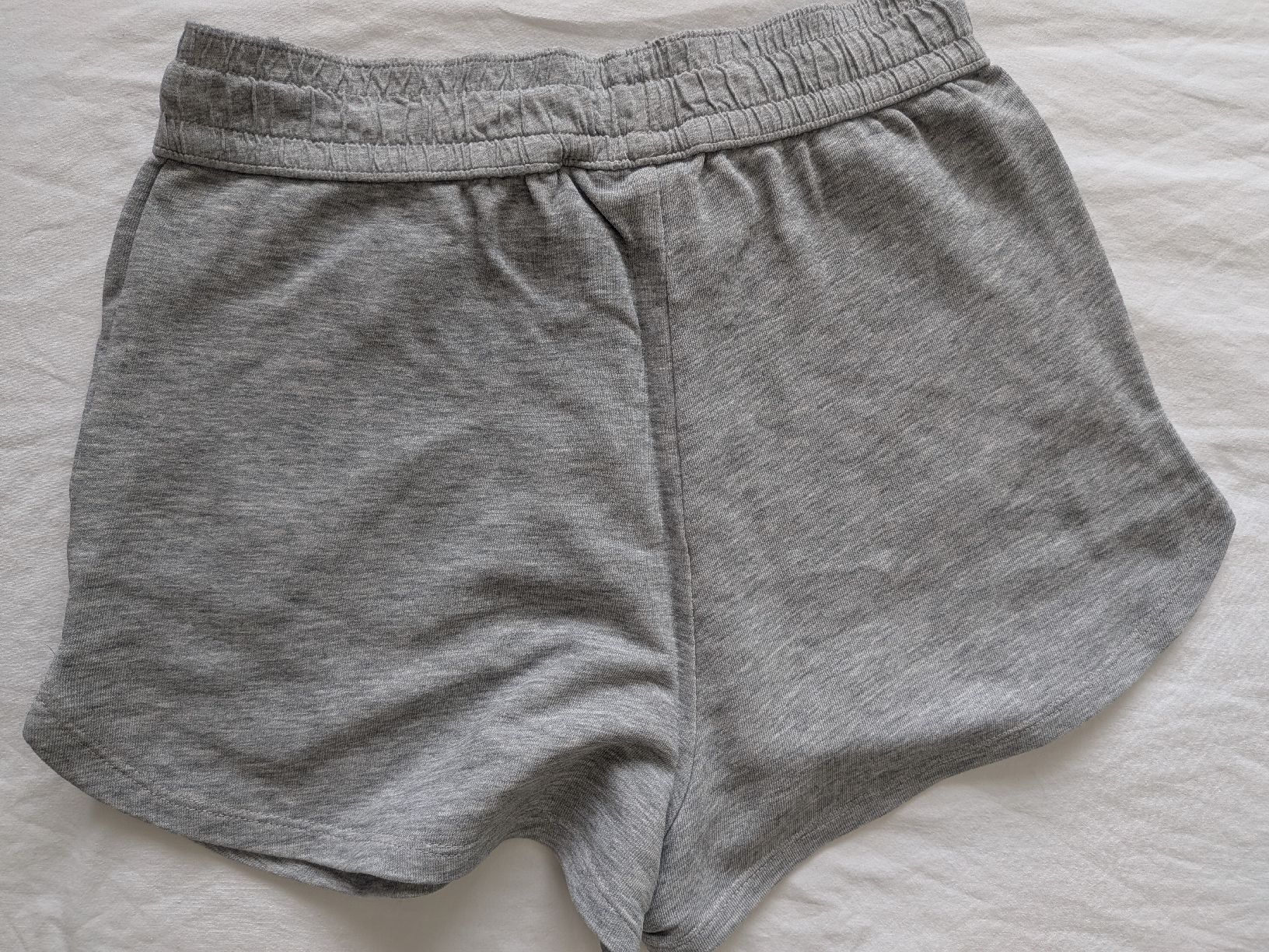 H&M Pantaloni: Shorts grey H&M size S good condition – Usato da Wettingen venduto da ann_hzb5 1
