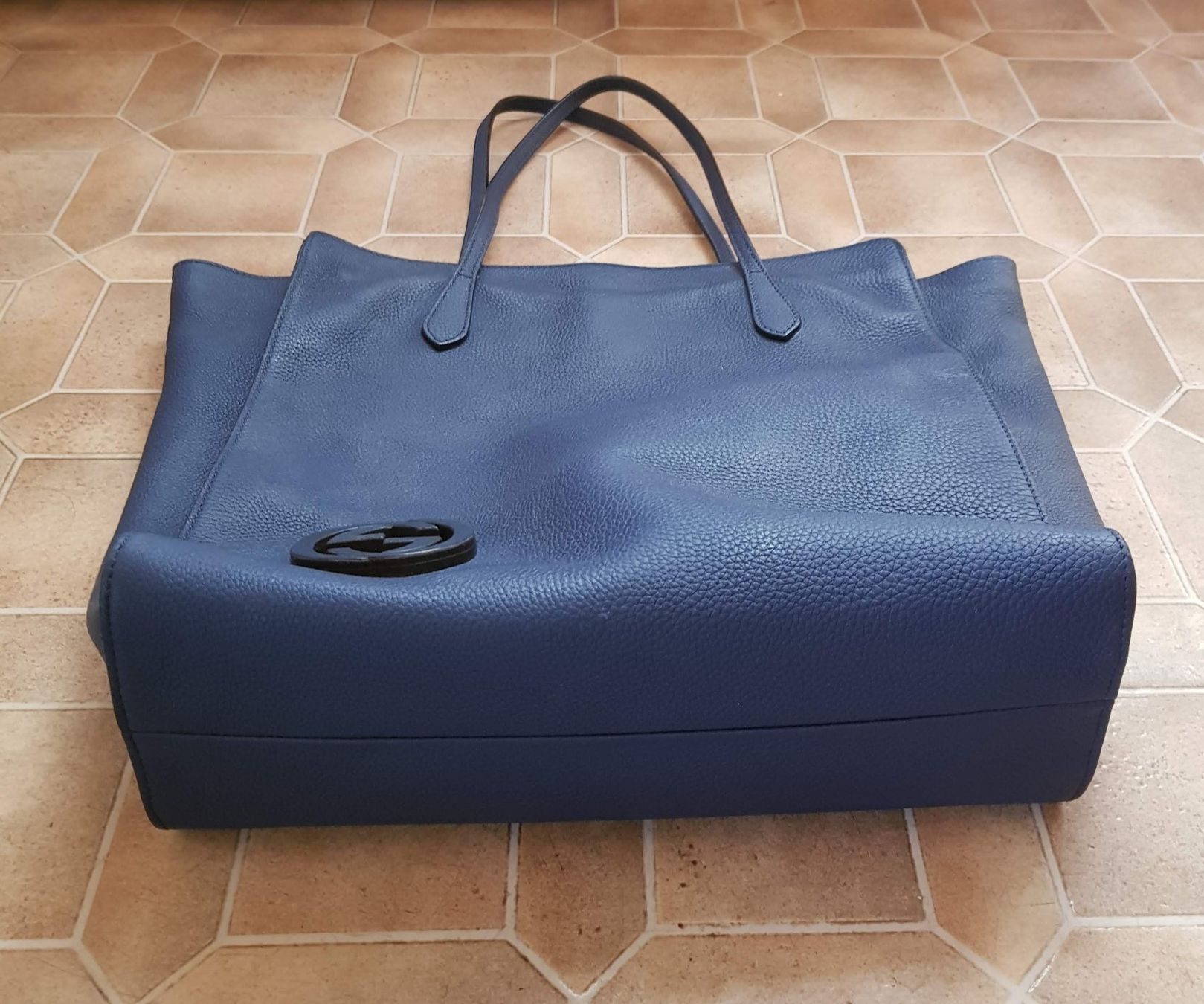 Gucci Taschen für Damen: Gucci Lederhandtasche – Gebraucht aus Zweisimmen von Adorable 7