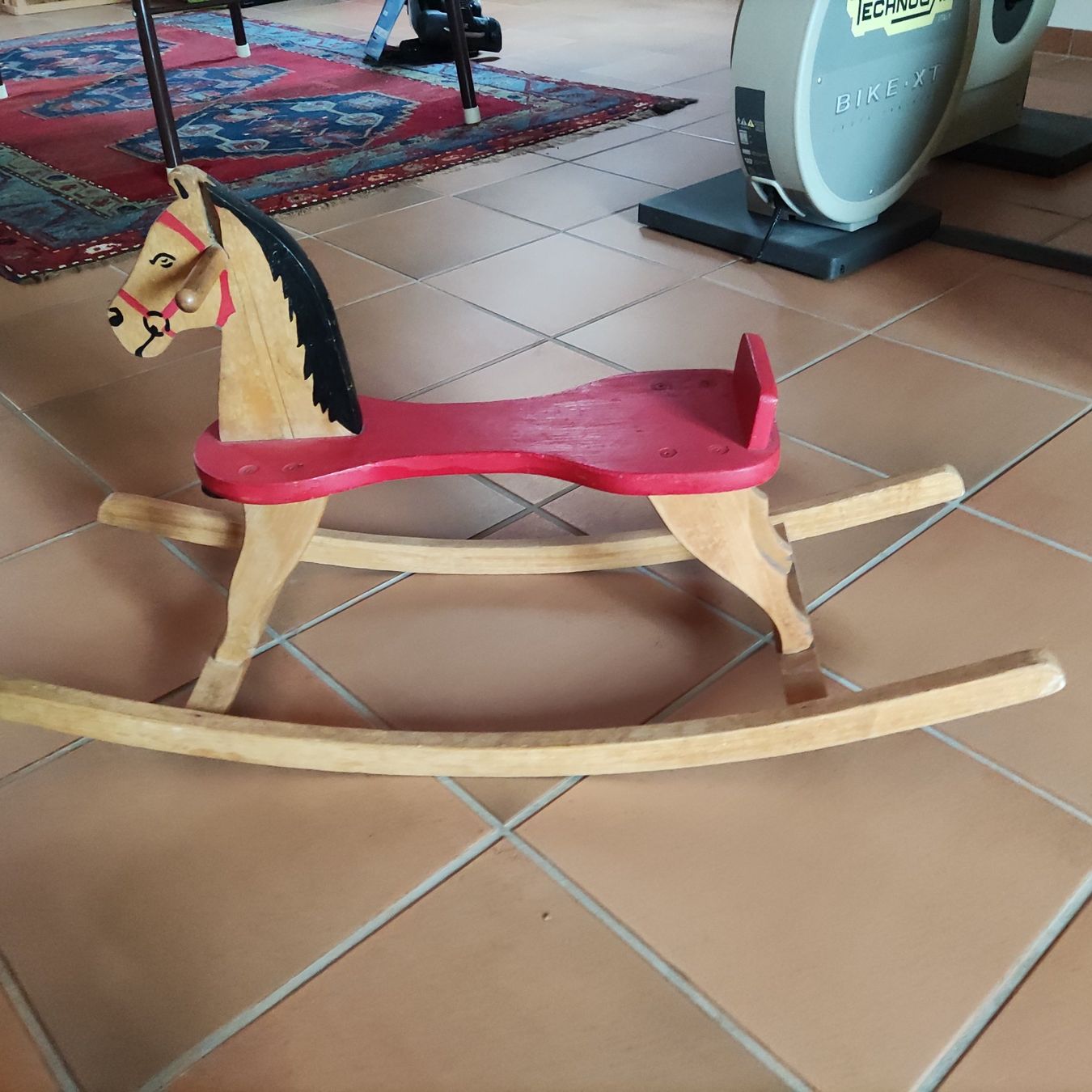 Giocattoli: Schaukelpferd aus Holz mit Glöckli – Usato da Solothurn venduto da Csw1 1
