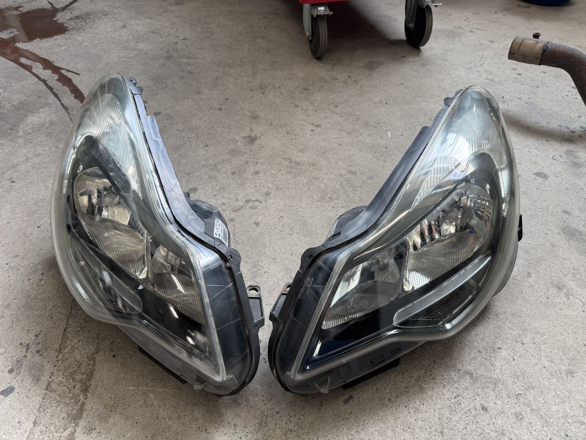 Opel Tutti pezzi di ricambio auto: Opel Corsa D Scheinwerfer – Usato da Schaffhausen venduto da sabdiu
