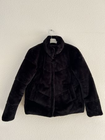 Veste Zara fausse fourrure noire, taille M – impeccable!