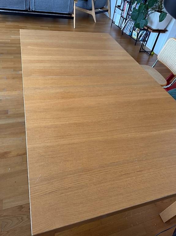 Tavoli: Bjursta Extendable Dining Table,IKEA, used, good condition – Usato da Zug venduto da lstefano1 3