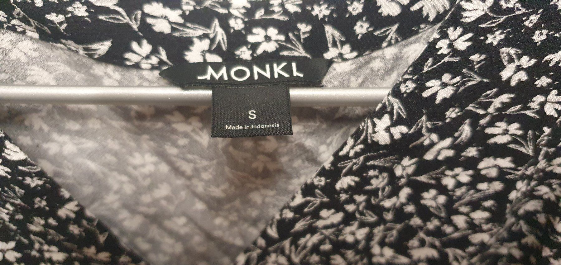 Gonne: Monkl Jupe schwarzweiss mit Blumenmuster grösse S – Usato da Zürich venduto da loosebone 1