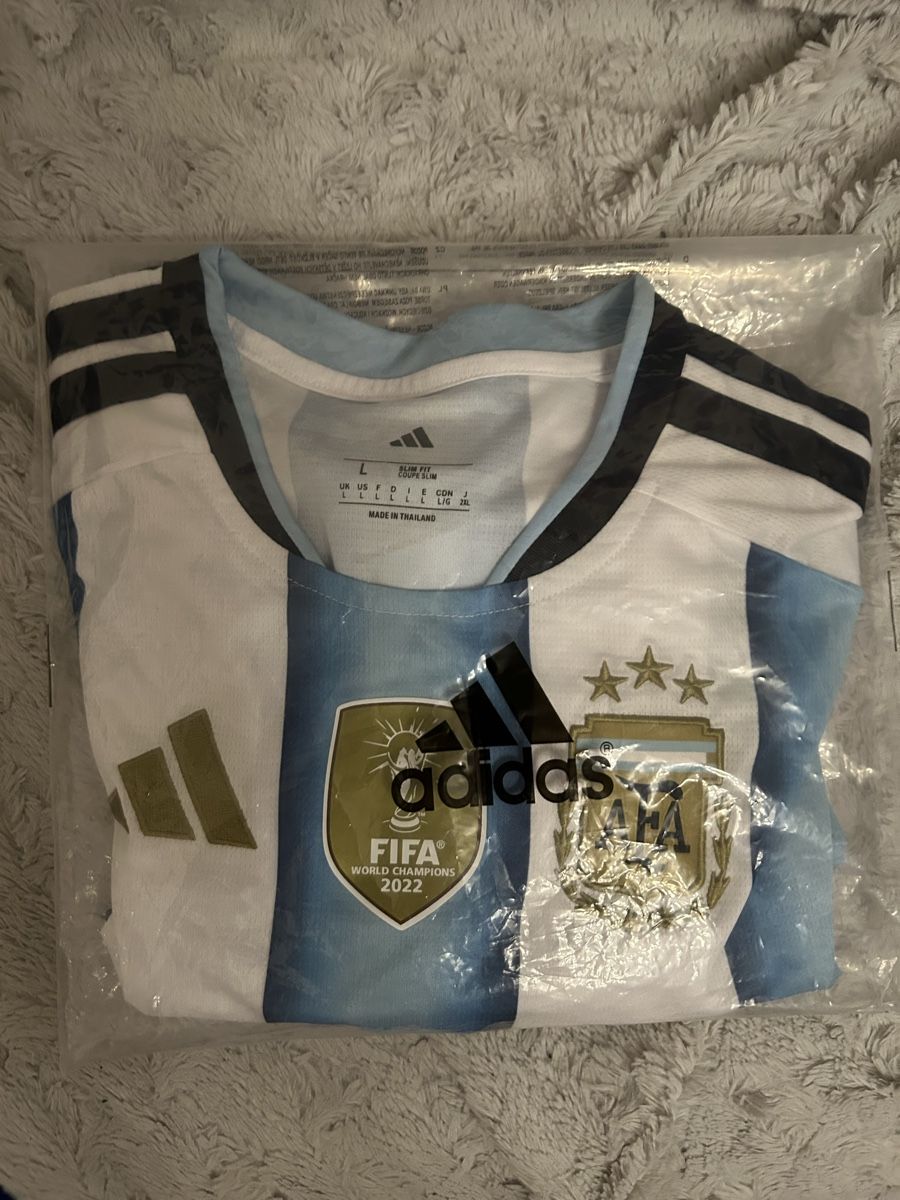 Adidas Leibchen & Hosen: WM26 Argentinien Jersey – Neu und originalverpackt aus Effretikon von PrimeTimeB 2