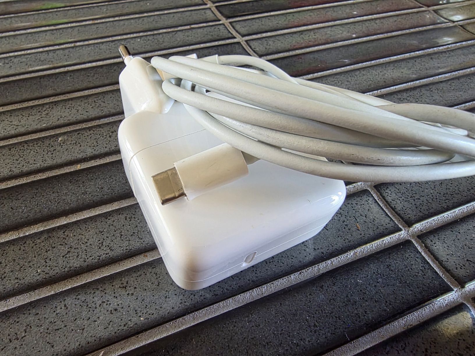 Apple Caricabatterie: Apple MacBook iPad iPhone Ladegerät mit Kabel  30 Watt usb-c – Usato da Biberist venduto da Volo28 2