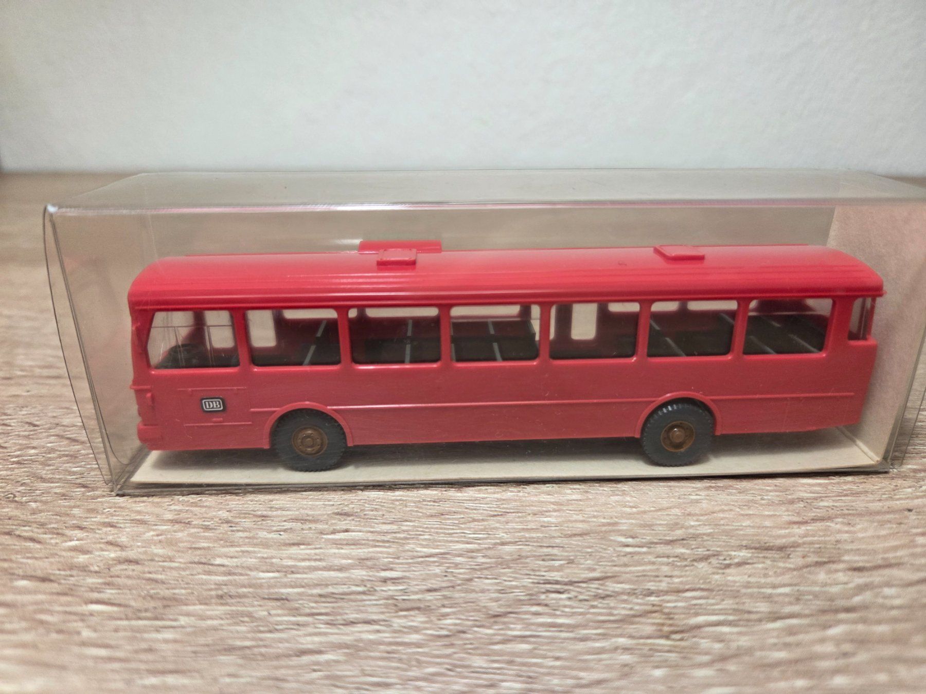 Wiking Modellini d'auto: Wiking 20700 Bus H0 (1) – Nuovo e nell'imballaggio originale da St-Aubin-Sauges venduto da Lo_Go