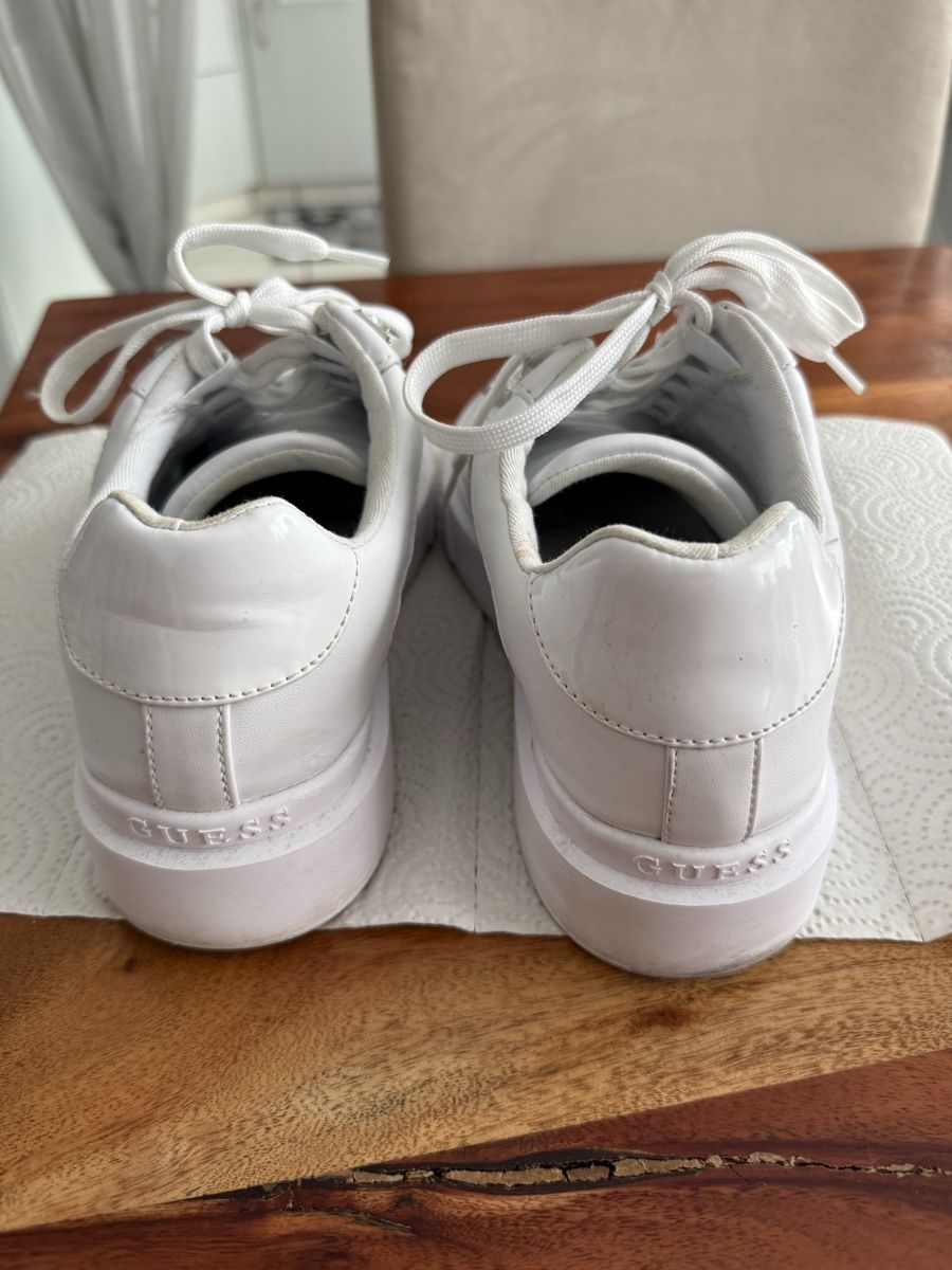 Guess Scarpe da donna: Guess Sneaker Weiss mit Strasssteine – Usato da Burgdorf venduto da Nessy02 2