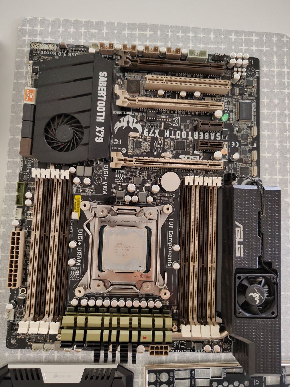 Asus Schede madri: Asus Sabertooth X79 Mainboard mit Intel i7 4820k Bundle – Difettoso da Gasel venduto da Realrumblejack 1