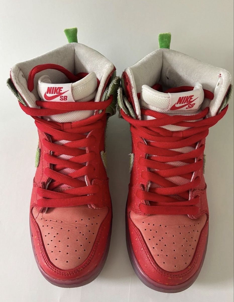 Scarpe da uomo: Nike SB Dunk High Strawberry Cough  – Usato da Frenkendorf venduto da Niels0370 2
