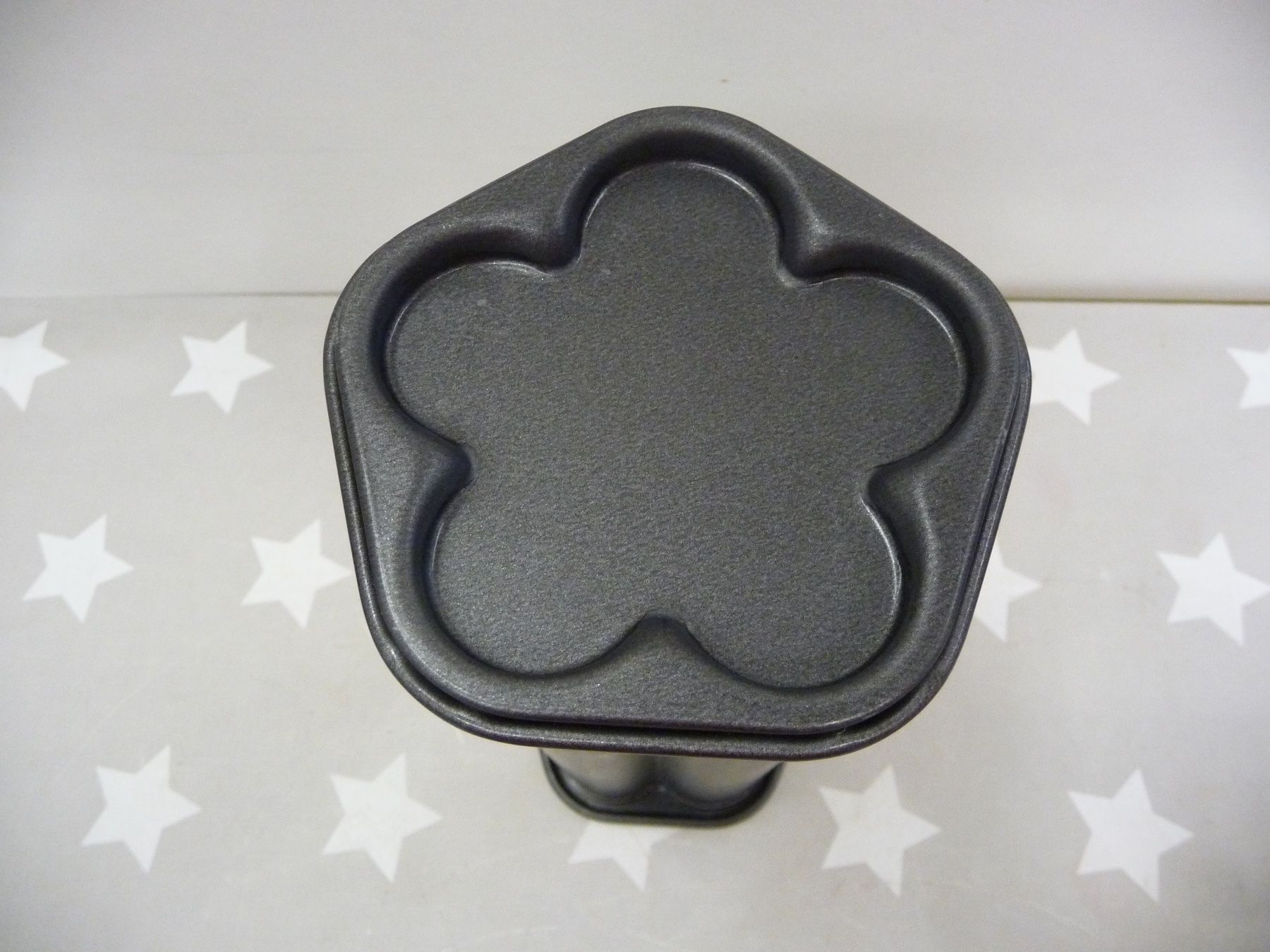 Betty Bossi Teglie da forno: 1 Betty Bossi Party-Brotbackform – Usato da Rafz venduto da Powacaddy 1