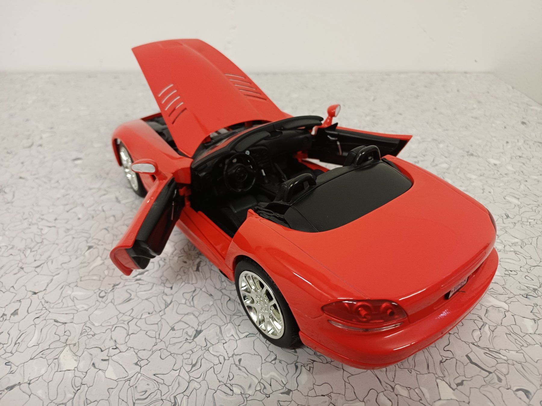 Hot Wheels Voitures modèles: Dodge Viper Roadster (1:18) – D'occasion à Niederhasli par ZZoki 5