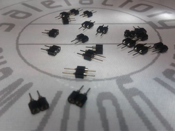 Componenti elettronici: Stecker+Buchse 2PIN schwarz, 10 Paare – Nuovo (secondo la descrizione) da Luzern venduto da Salefactory
