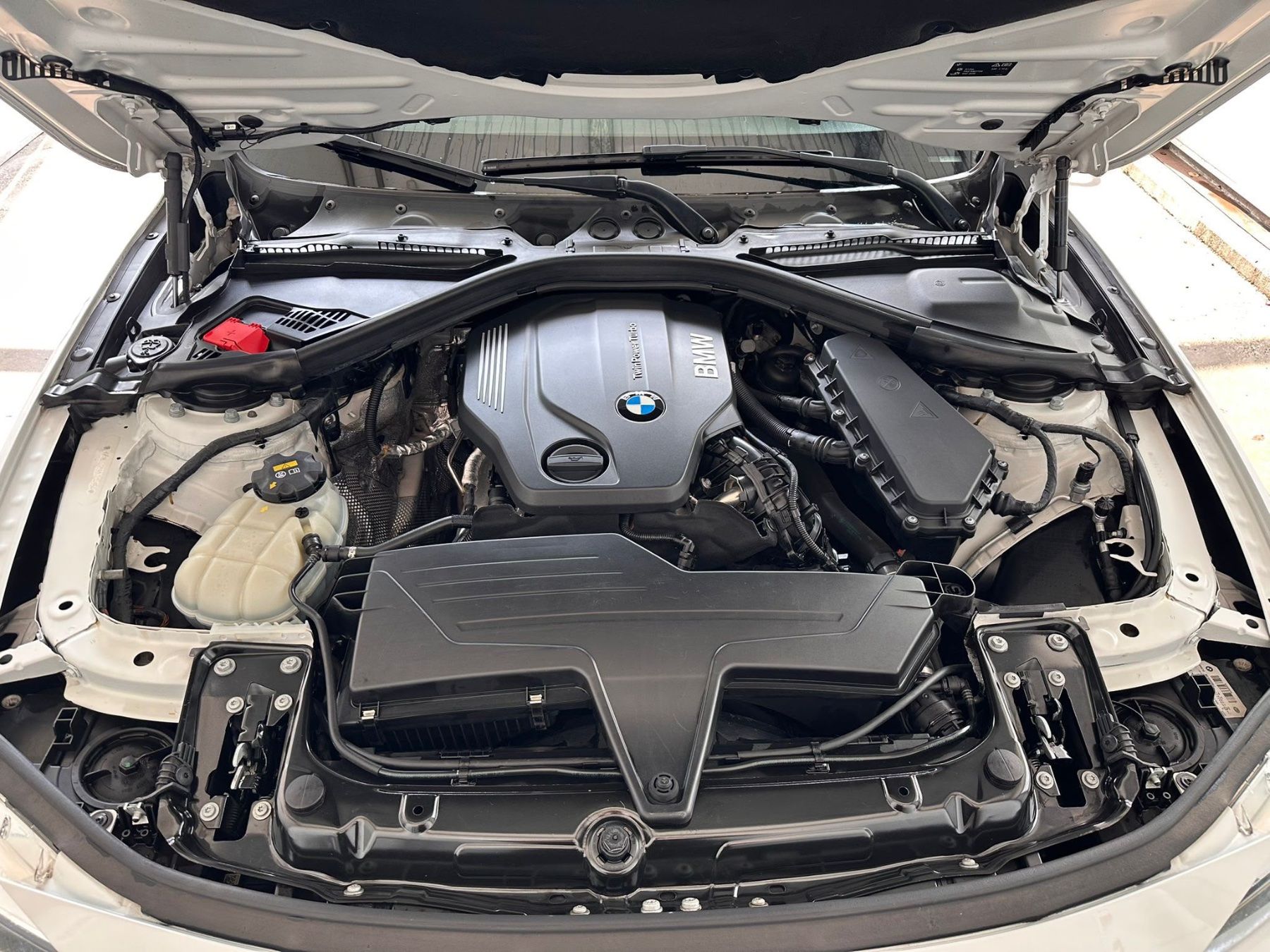 BMW Automobili: BMW 316d Touring Automat – Usato da Wetzikon ZH venduto da ard_b8nf 7