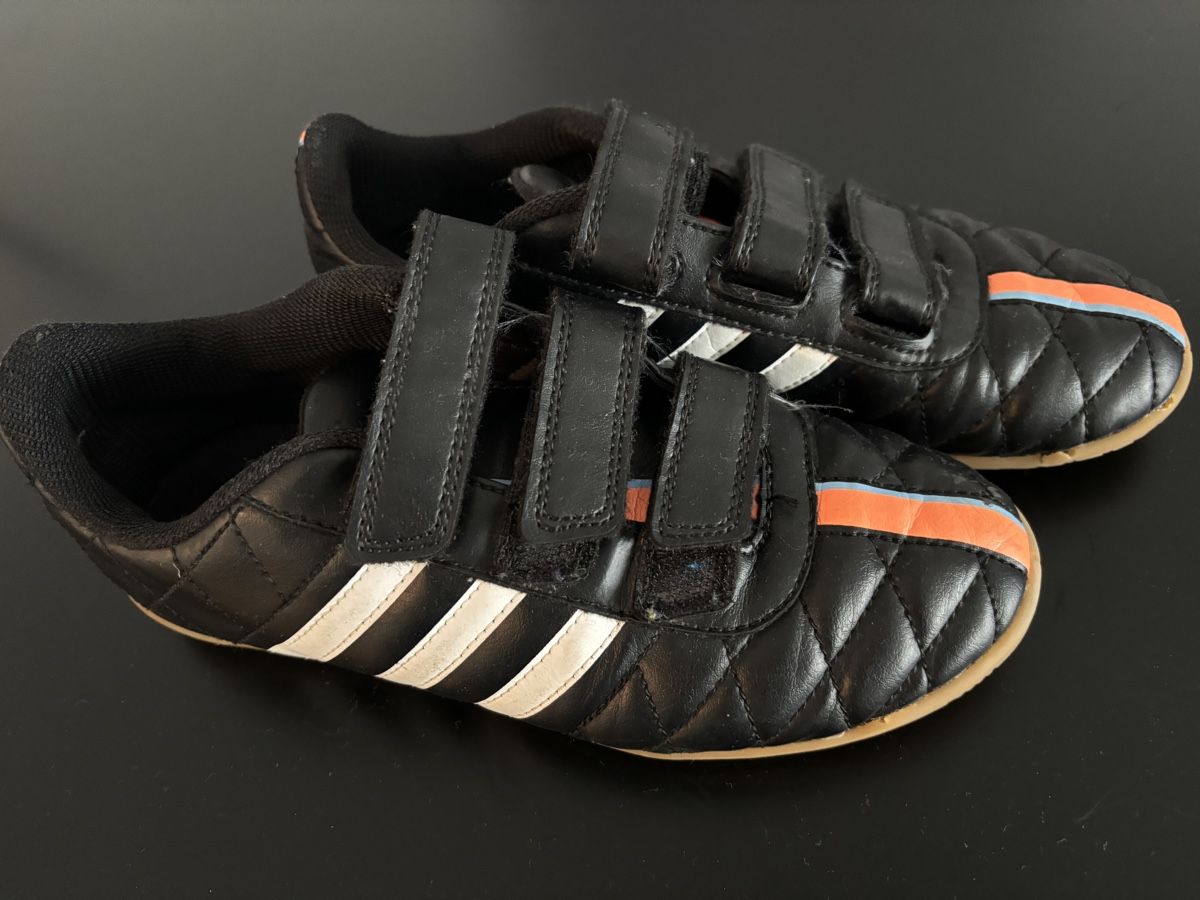 Adidas Scarpe per ragazzi: Hallenschuhe Adidas – Usato da Niederuzwil venduto da Amicio
