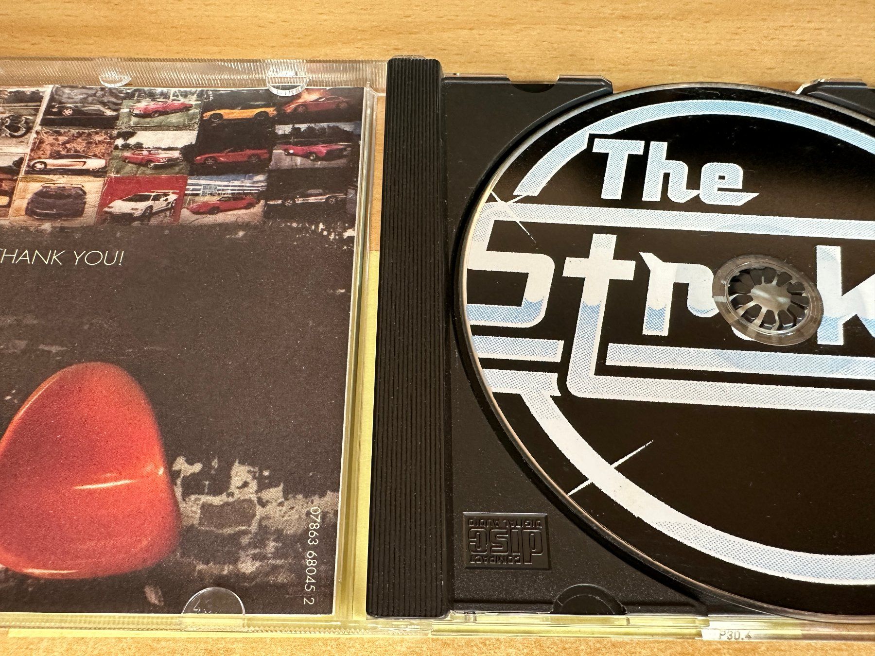 CD: I9 The Strokes – Is This It – Usato da Rikon im Tösstal venduto da Alpenmutz 2