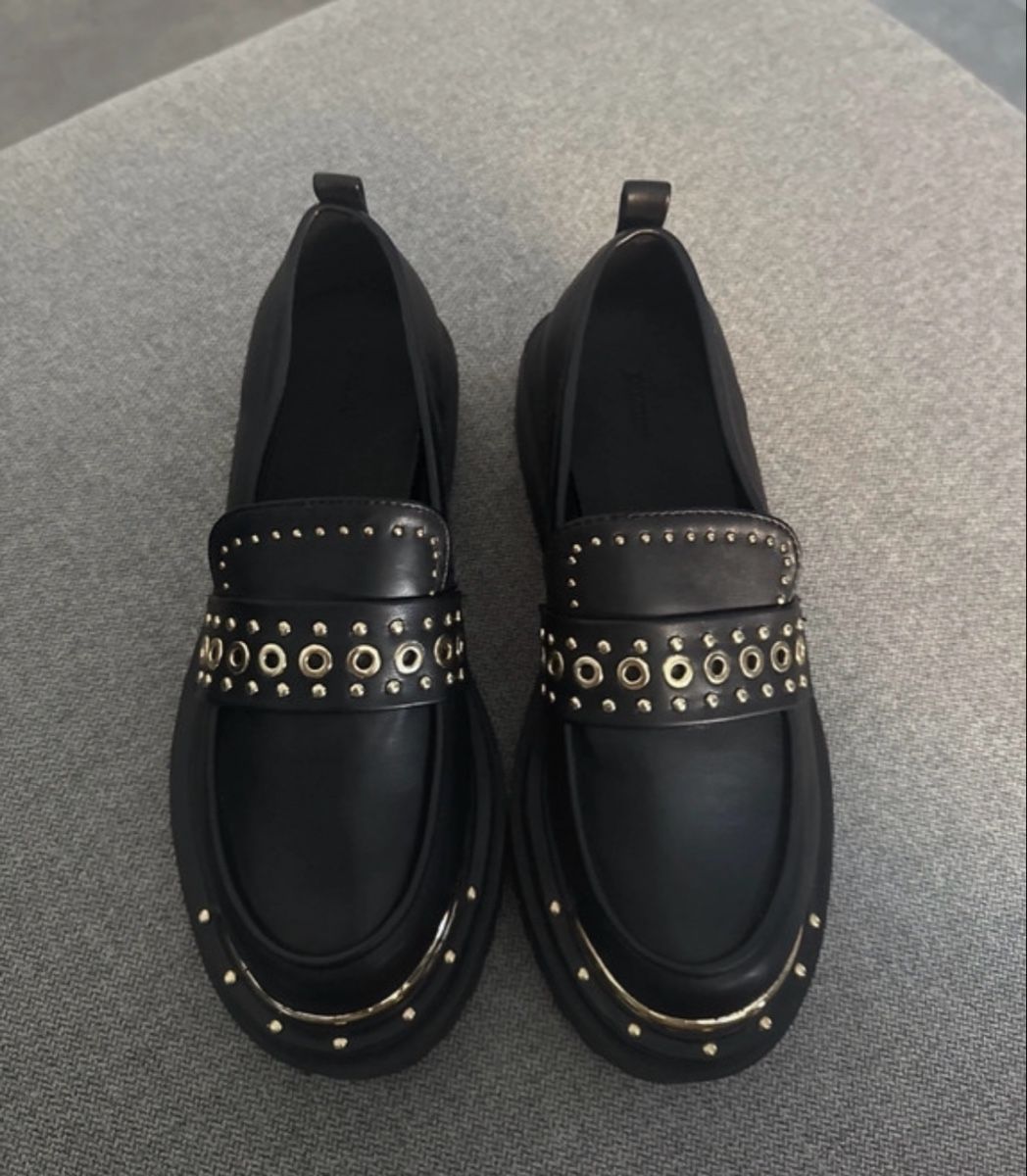 Damenschuhe: Loafers noirs cloutés à plateforme tendance – Gebraucht aus Estavayer-le-Lac von Iness_oth 4