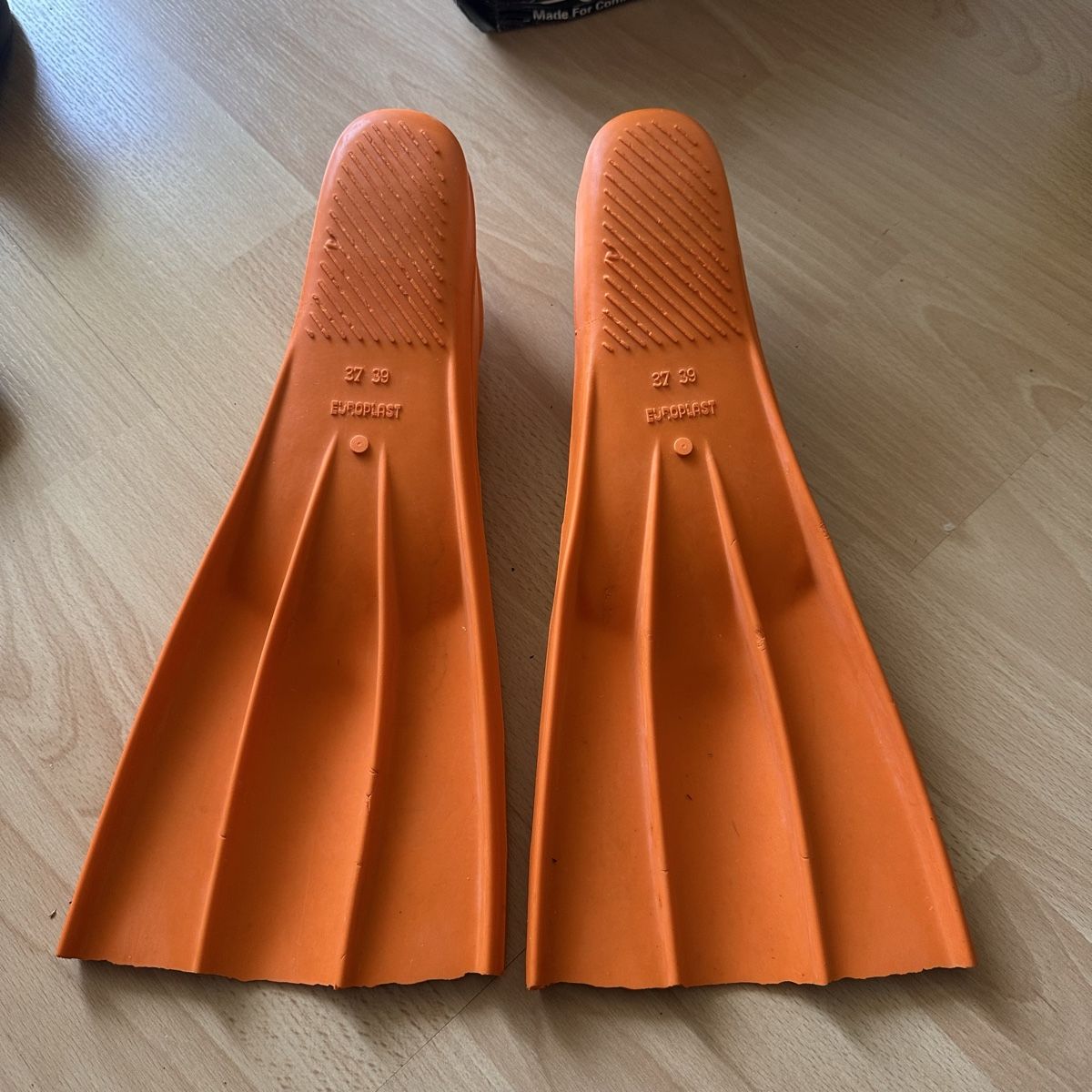 Flossen, Masken & Schnorchel: Schwimmflossen aus Gummi – Gebraucht aus Chur von coskun 2