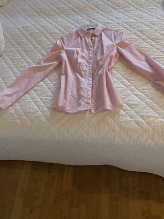 Bluse, zartrosa mit Spitze Grösse XS, 1 x getragen