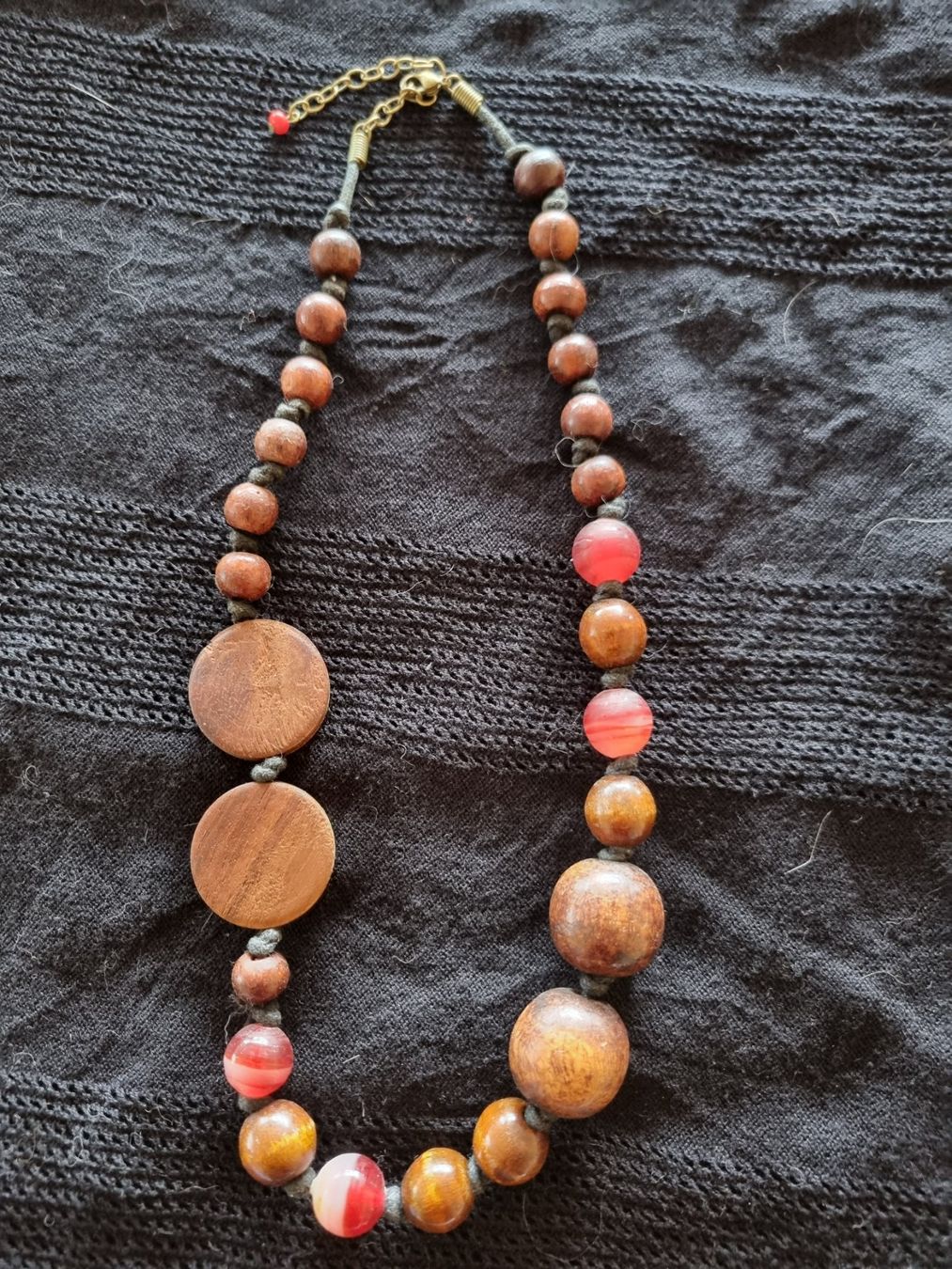 Catenine: Modeschmuck - Halskette aus Holz – Usato da Ueberstorf venduto da andreabruegger