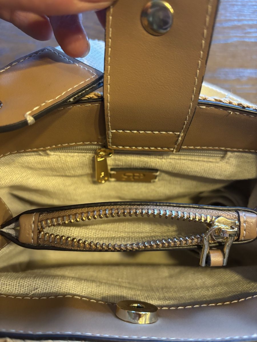 Taschen für Damen: Strohtasche Damen klein mit Anhänger – Gebraucht aus Eggenwil von fur_5p96 2