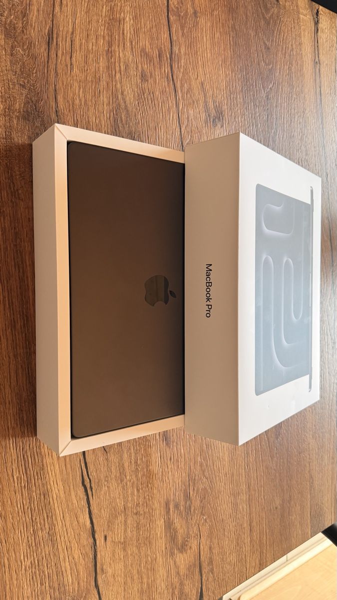 Apple Notebooks: MacBook Pro m4 14" 1T 24gb ram – Neu (gemäss Beschreibung) aus Tavannes von jer_8jp2 1