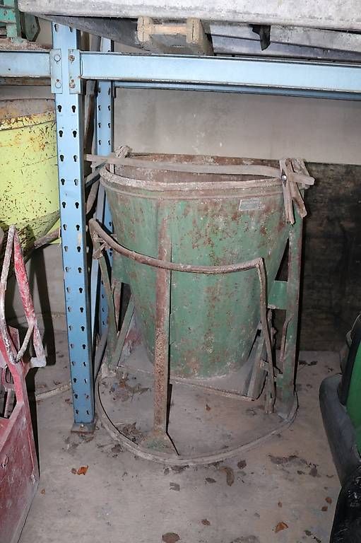 Contenitori edile: Betonkübel, ca. 400 Liter – Usato da Unteriberg venduto da Konstibau