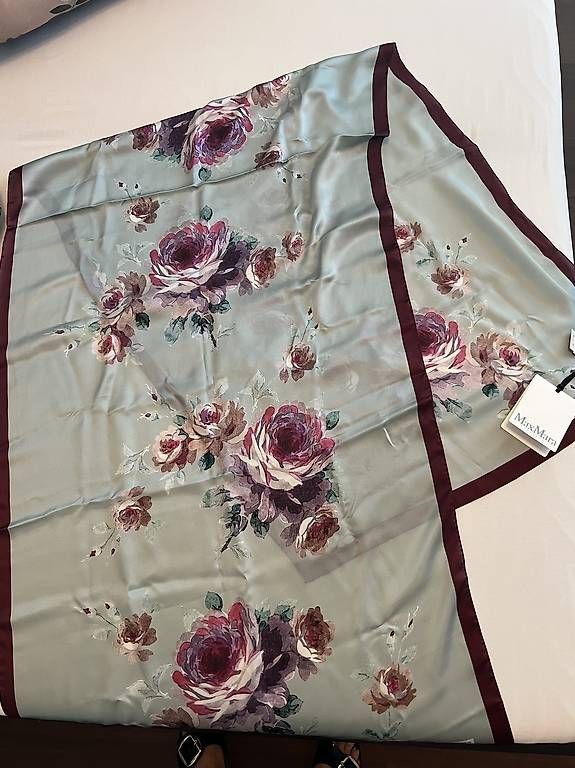 Foulards & écharpes: Stola aus Seide von Max Mara – Neuf avec emballage d'origine à Uster par cut_7g79 2