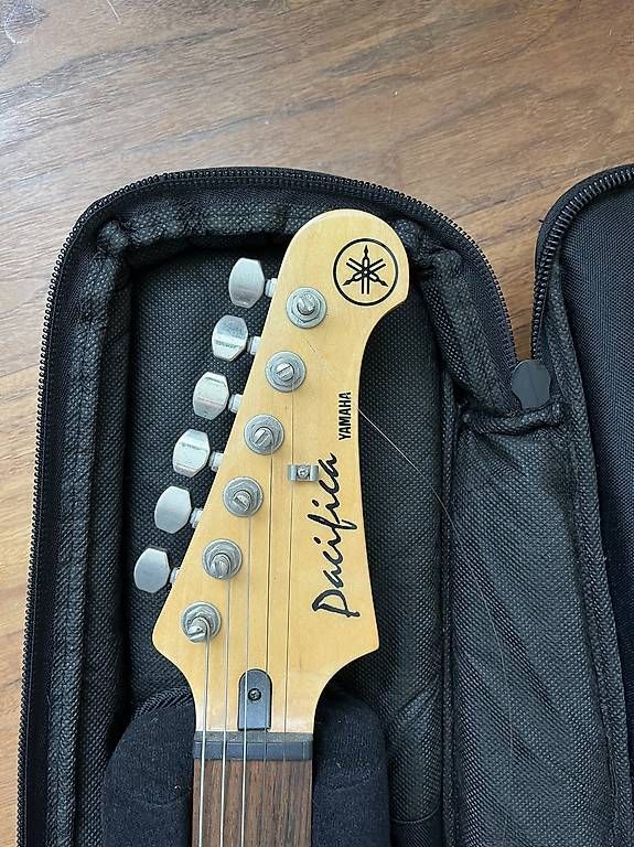 Strumenti musicali: Perfekte Beginner E-Gitarre Yamaha Pacifica – Usato da Obernau venduto da isa_g5b9 1