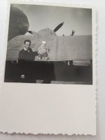 Alte Fotografie Mann mit Kind Flugzeug storico vintage RA