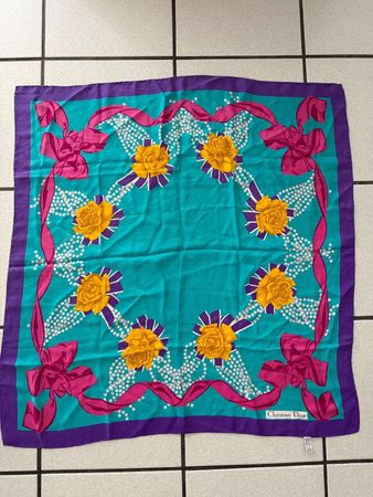 Foulard Christian DIOR  100% soie