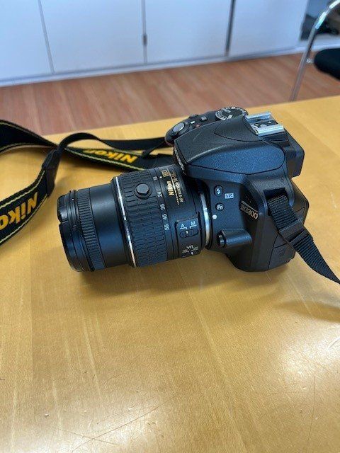 Nikon Appareil photo: Nikon D3300 Digitalkamera – D'occasion à Nürensdorf par 2732 1