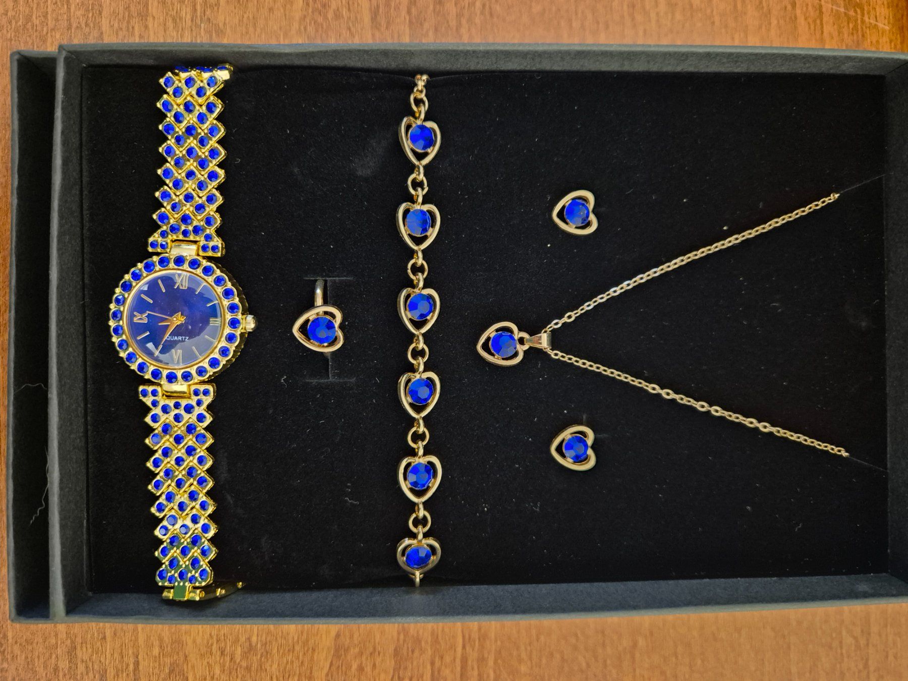 Orologi: Schmuckset mit Uhr – Nuovo e nell'imballaggio originale da Würenlos venduto da sul_cm8q