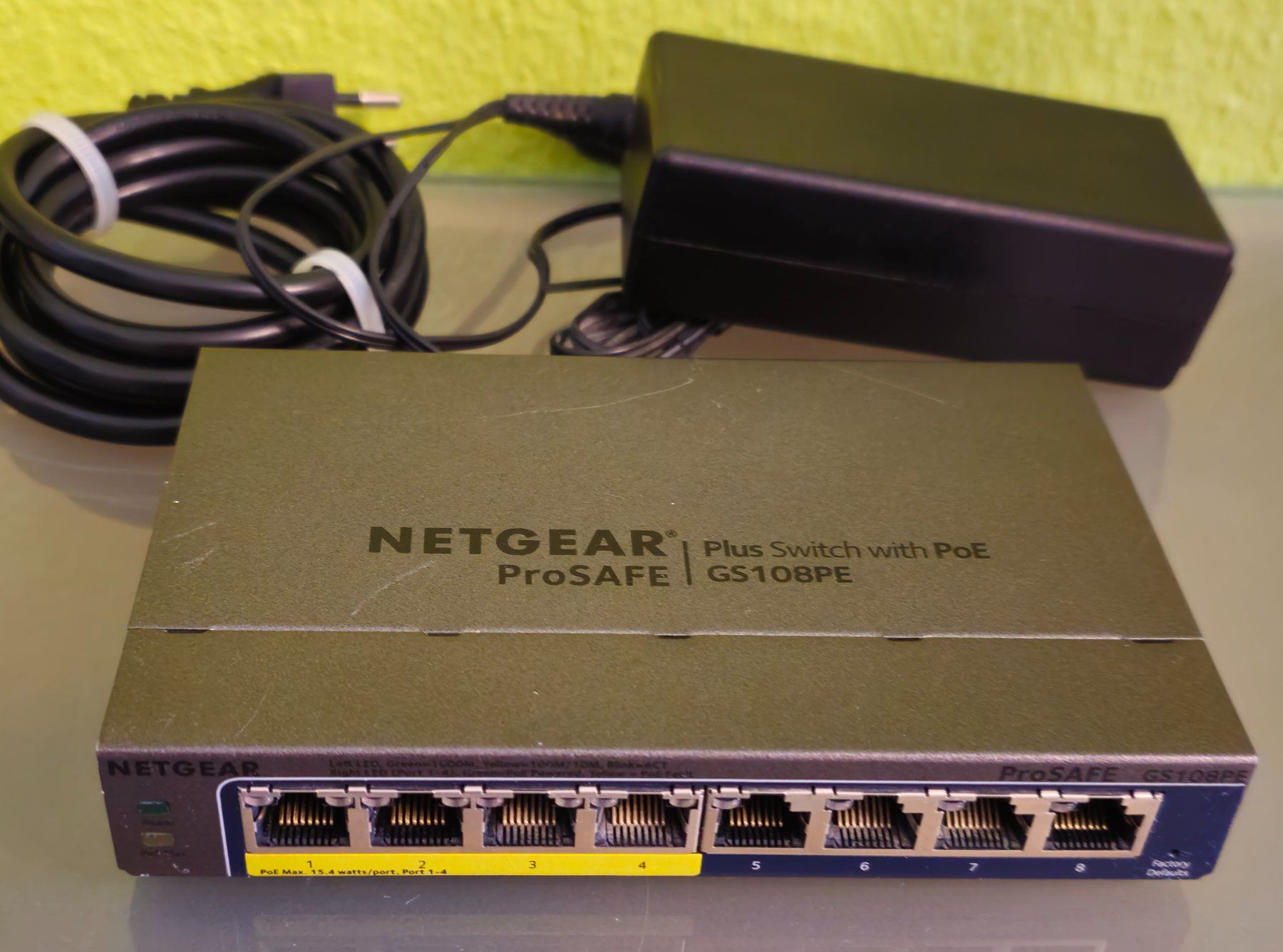Netgear Hubs & Switches: NETGEAR PROSAFE GS108PE – Defekt aus basel von  1