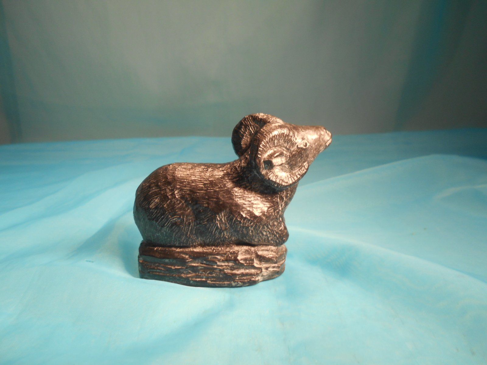 Statuette: Widder, original The Wolf Sculpture Figur aus Canada – Nuovo (secondo la descrizione) da Bellach venduto da JingleCherry 2