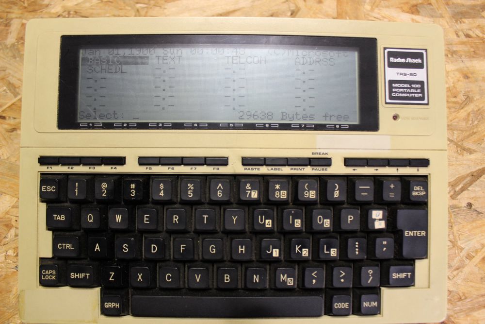 Radio Shack TRS80 Model 100 Portable Computer Kaufen auf Ricardo