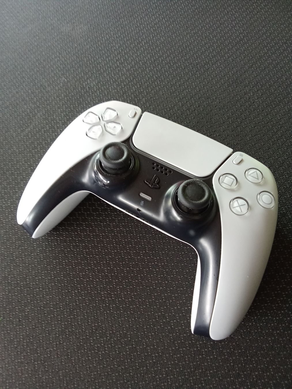 Sony Manettes: Playstation 5 DualSense Controller weiss schwarz – D'occasion à Erstfeld par Tomalov