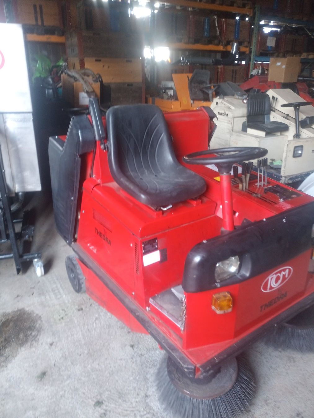 Toutes les machines: Kehrsaugmaschine RCM R 855S – D'occasion à Wallenwil par Luetolf-Technik 1