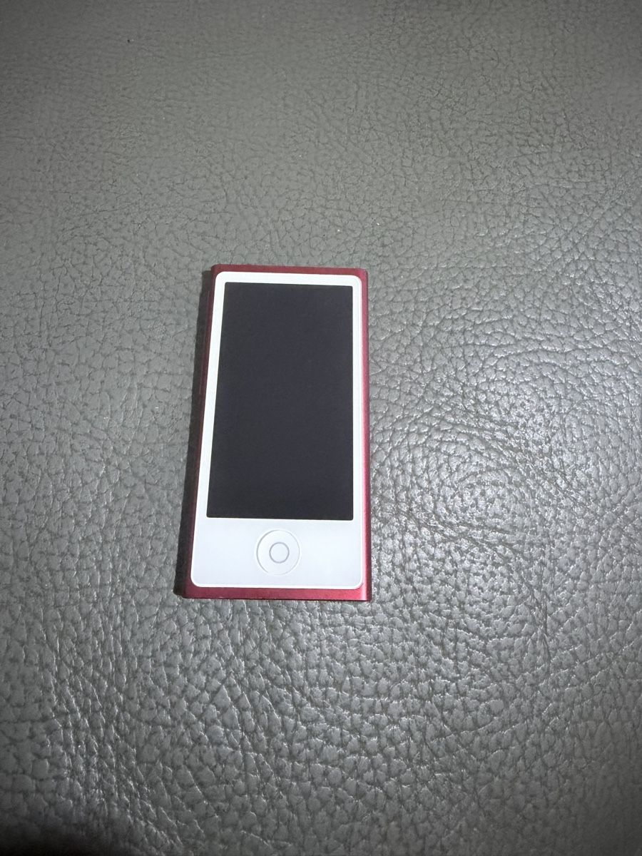 Apple Tragbarer Mediaplayer: Apple iPod Nano 7. Gen 16GB rot  – Gebraucht aus Zürich von semi16