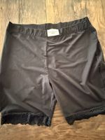Radlershorts mit Spitzenborte Grösse 48