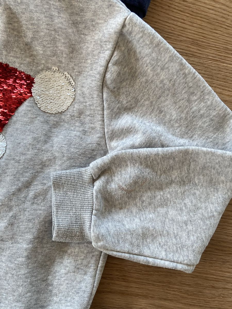 H&M Pulls et sweat-shirts: Pullover H&M Gr. 122/228 – D'occasion à Lützelflüh-Goldb par N.H. 5